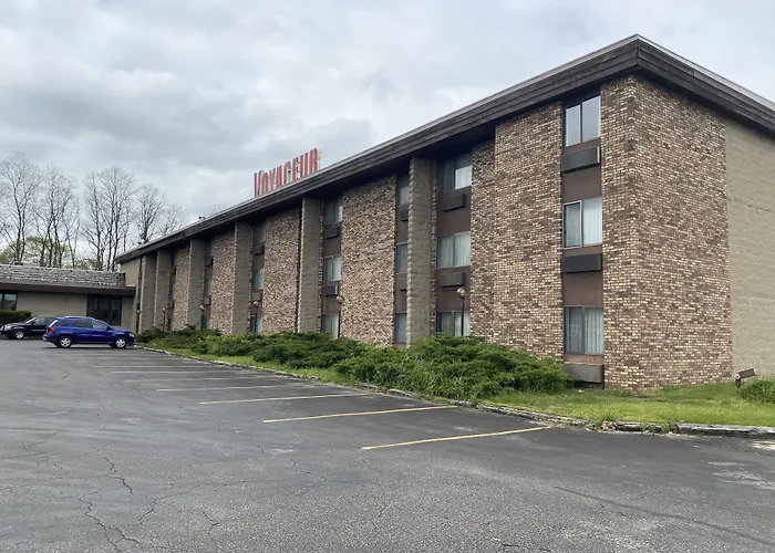 Voyageur Inn And Conference Center